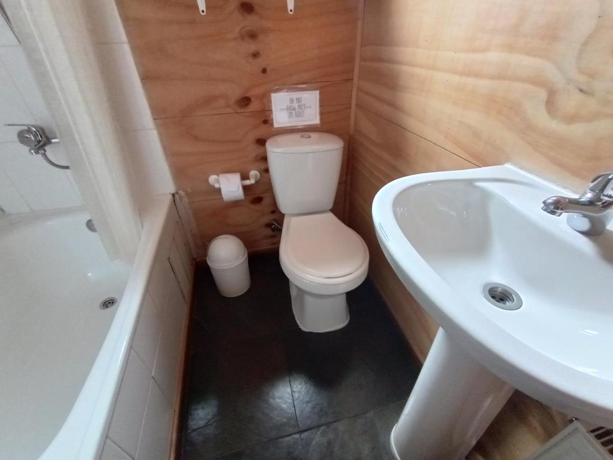 Hostal Palafito Waiwen Кастро Экстерьер фото