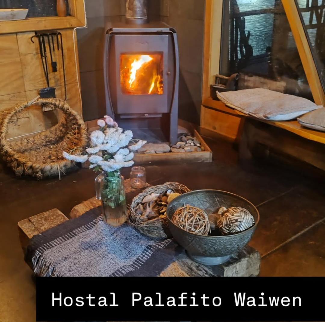 Hostal Palafito Waiwen Кастро Экстерьер фото